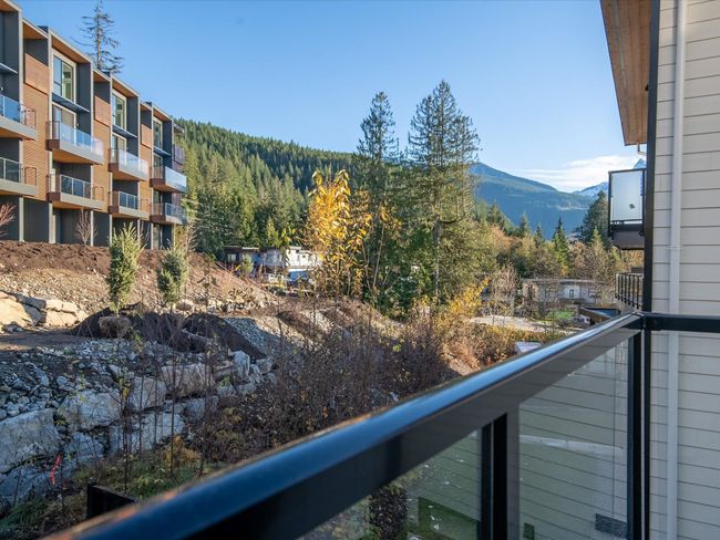 10 - 3385 Mamquam Road, House other with 5 bedrooms, 4 bathrooms and 4 parking in Squamish BC | Image 12