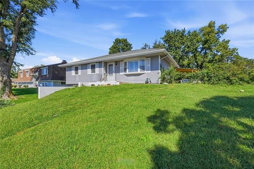 8646 Splitlog Ave, Kansas City, KS, 66112-1638 | Card Image
