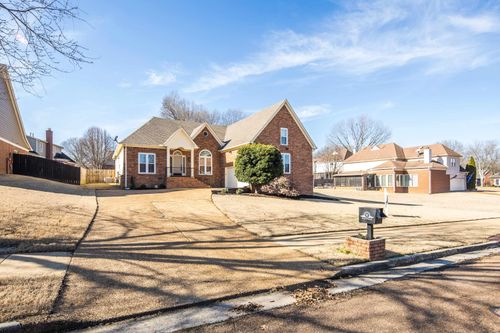 939 Fallen Oaks Dr, Collierville, TN, 38017 | Card Image