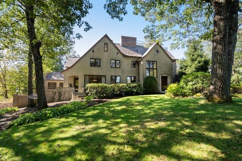 44 Bradford Rd, Wellesley, MA, 02481-2930 | Card Image