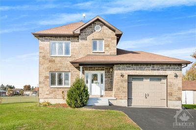 35 Gareau Cres, House other with 4 bedrooms, 3 bathrooms and 8 parking in Saint Isidore ON | Image 1