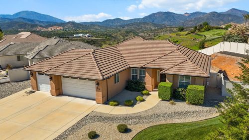 878 Coggins St, Redding, CA, 96003-5385 | Card Image