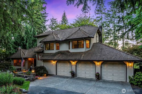 2519 239th Ave Se, Sammamish, WA, 98075-9443 | Card Image