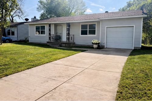 1817 N Nursery Rd, Irving, TX, 75061-2825 | Card Image