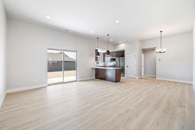 10510 Danube Dr, House other with 4 bedrooms, 2 bathrooms and 3 parking in Pasco WA | Image 5