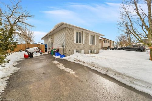 1337 Tudor Cres, Peterborough, ON, K9L1X1 | Card Image