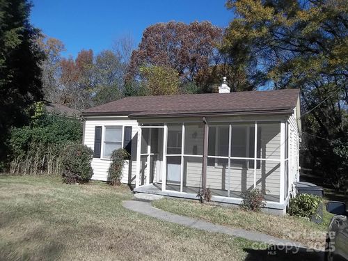1541 Newcastle St, Charlotte, NC, 28216-4826 | Card Image
