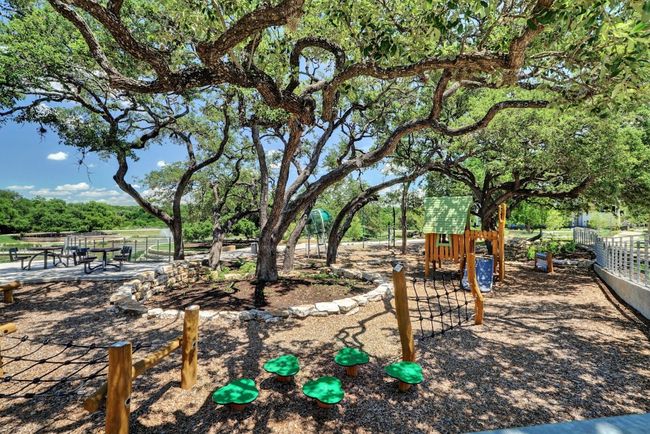 Walk your kids to the playground and enjoy the heritage oak trees on the 16-acre signature park! | Image 34
