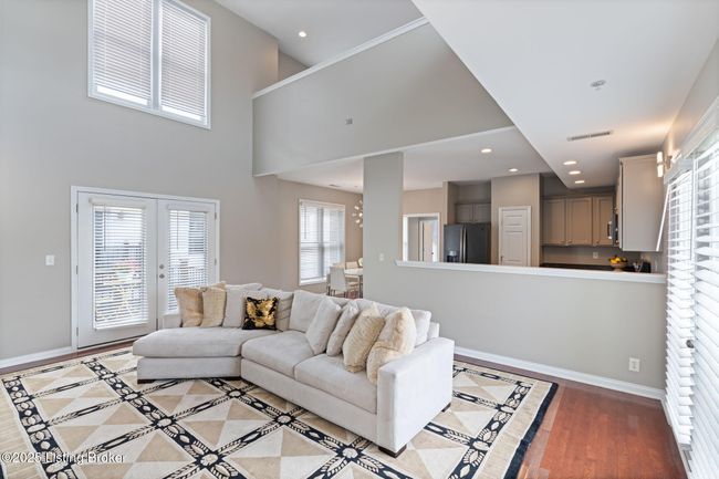 10600 Norton Commons Walk, Condo with 2 bedrooms, 2 bathrooms and null parking in Prospect KY | Image 5