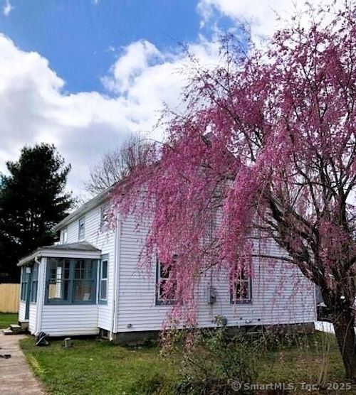 35 Church St, Broad Brook, CT, 06016-9301 | Card Image