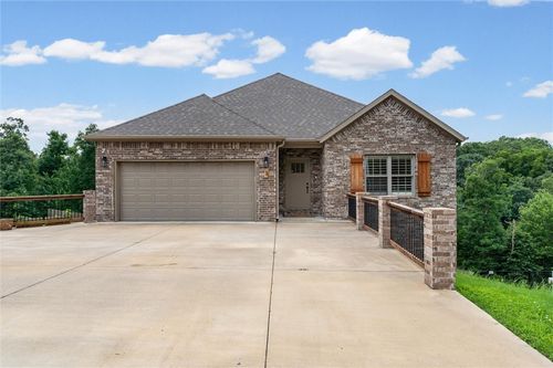 3 Manton Ln, Bella Vista, AR, 72714-2008 | Card Image
