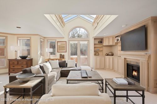 6-777 S Ute Ave, Aspen, CO, 81611-2196 | Card Image