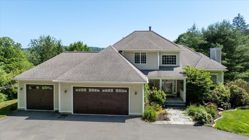 68 High St, New Hartford, CT, 06057-2607 | Card Image