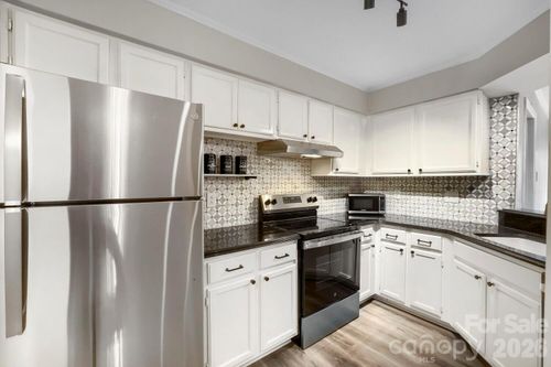 2520 Stradbrook Dr, Charlotte, NC, 28210-6097 | Card Image