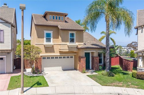 2364 Amelia Ct, Signal Hill, CA, 90755-4057 | Card Image