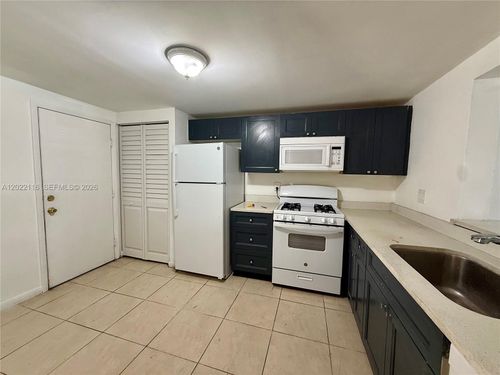b102-18101 Nw 68th Ave, Hialeah, FL, 33015-3990 | Card Image
