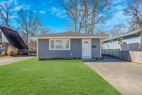 18 Broadway, Mastic, NY, 11950 | Card Image