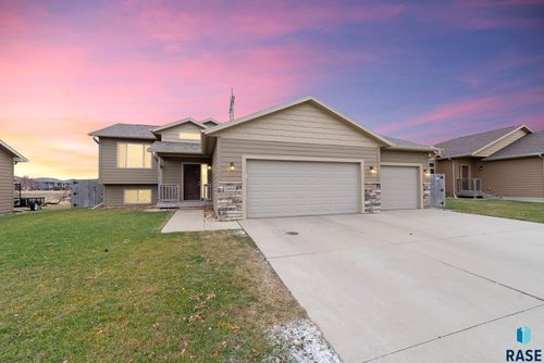 7809 W Stoney Creek St, Sioux Falls, SD, 57106-7754 | Card Image