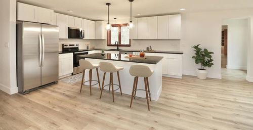 534 Main St, Sandown, NH, 03873-2143 | Card Image