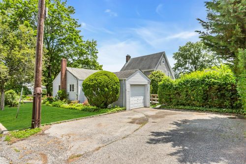 1 Coles St, Glen Cove, NY, 11542-2307 | Card Image