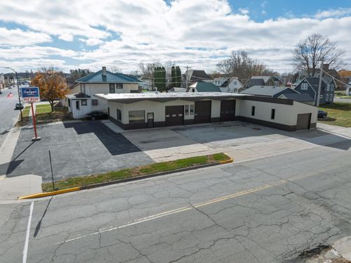 102 W Prairie, Mabel, MN, 55954-1527 | Card Image