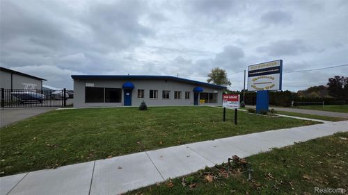 5776 E Grand River Ave, Howell, MI, 48843-9106 | Card Image