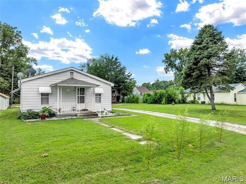 430 Roosevelt Ave, Wood River, IL, 62095-1322 | Card Image