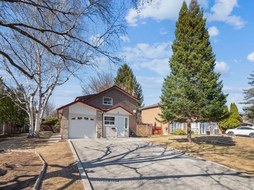 2 Kempsell Cres, North York, ON, M2J2Z7 | Card Image