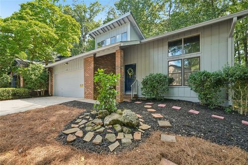 230 Lakeview Rdg E, Roswell, GA, 30076-3205 | Card Image