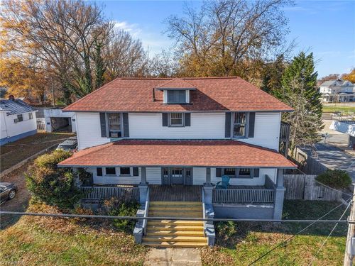 122 N Main St, Reidsville, NC, 27320-2902 | Card Image