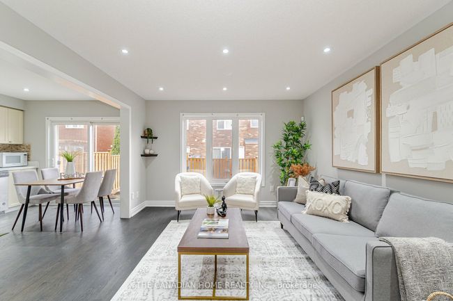 920 Mctrach Cres, House attached with 3 bedrooms, 3 bathrooms and 1 parking in Milton ON | Image 9