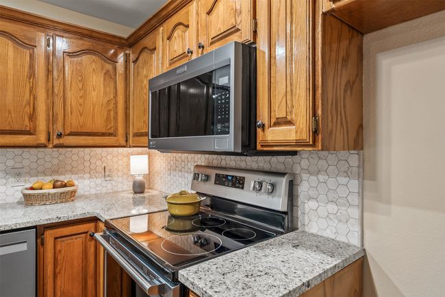 411 Raton Pass, House other with 3 bedrooms, 2 bathrooms and null parking in Holly Lake Ranch TX | Image 7
