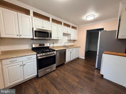 9504 Covington Pl, MANASSAS, VA, 20109-3328 | Card Image