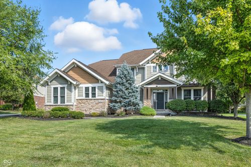 14682 Woodstone Cir, Fishers, IN, 46037-9394 | Card Image