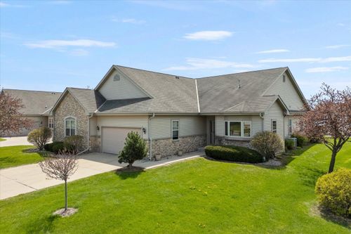 2189 Seminole St, Grafton, WI, 53024-9353 | Card Image