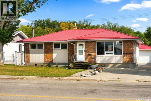 315 N Mcintosh St, Regina, SK, S4R5A1 | Card Image