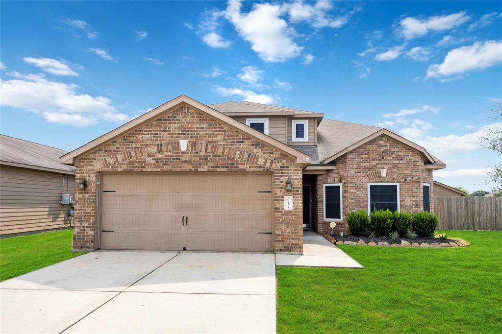 Wolfberry Ln, Baytown, TX 77521