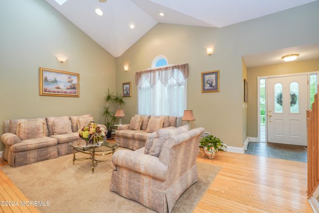 175 State Route 34, House other with 3 bedrooms, 3 bathrooms and null parking in Holmdel NJ | Image 6