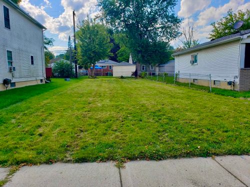 21819 Rein Ave, Eastpointe, MI, 48021-2481 | Card Image