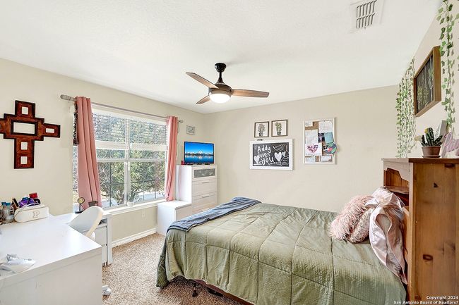 109 Park Way, House other with 4 bedrooms, 3 bathrooms and null parking in Poth TX | Image 21