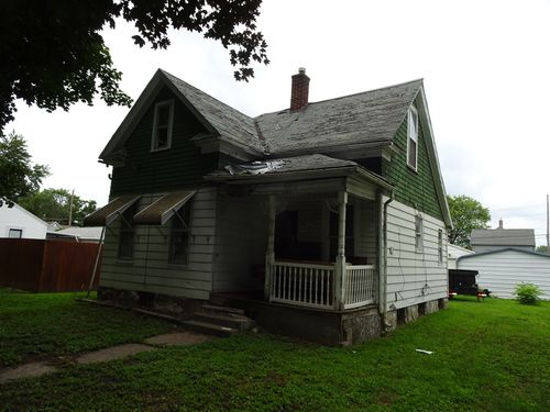 413 S Dittmer St, Davenport, IA, 52802-2023 | Card Image