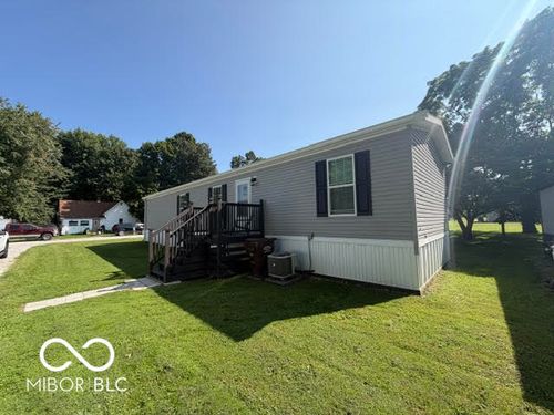 305 E Columbia St, Roachdale, IN, 46172-9047 | Card Image