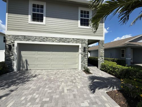 518 Lucky Ln, Delray Beach, FL, 33444-8150 | Card Image