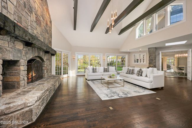 Family Room | Image 17