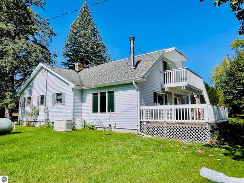 2528 Muckle Rd, Central Lake, MI, 49622-9527 | Card Image