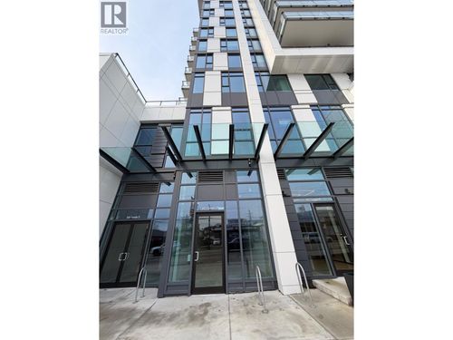 8427 Granville St, Vancouver, BC, V6P0M3 | Card Image
