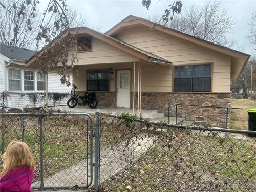 727 6th St, Ada, OK, 74820-3837 | Card Image