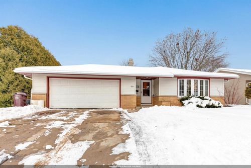 909 Lawton Terrace, Manitowoc, WI, 54220 | Card Image