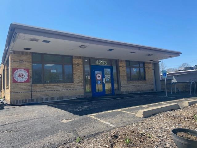4233 W Beltline Hwy, Madison, WI 53713