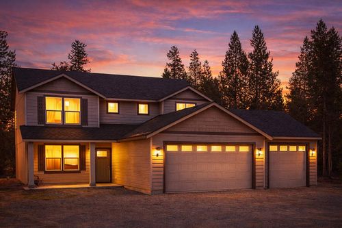 53090 Day Rd, La Pine, OR, 97739-9033 | Card Image